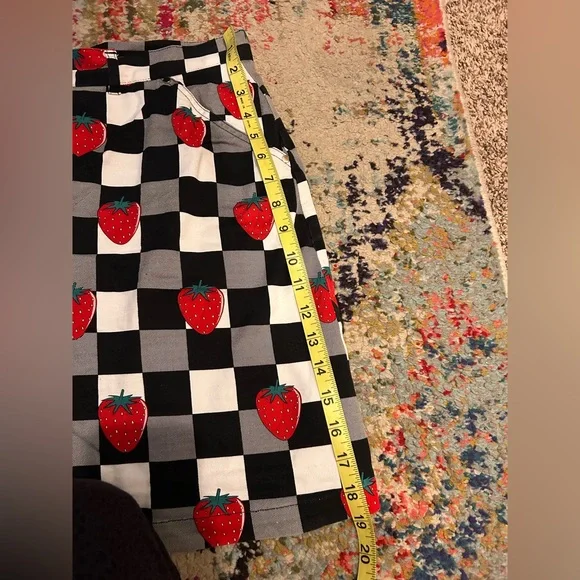 Hell Bunny Strawberry Checkered Women's Skirt - Picture 6 of 7